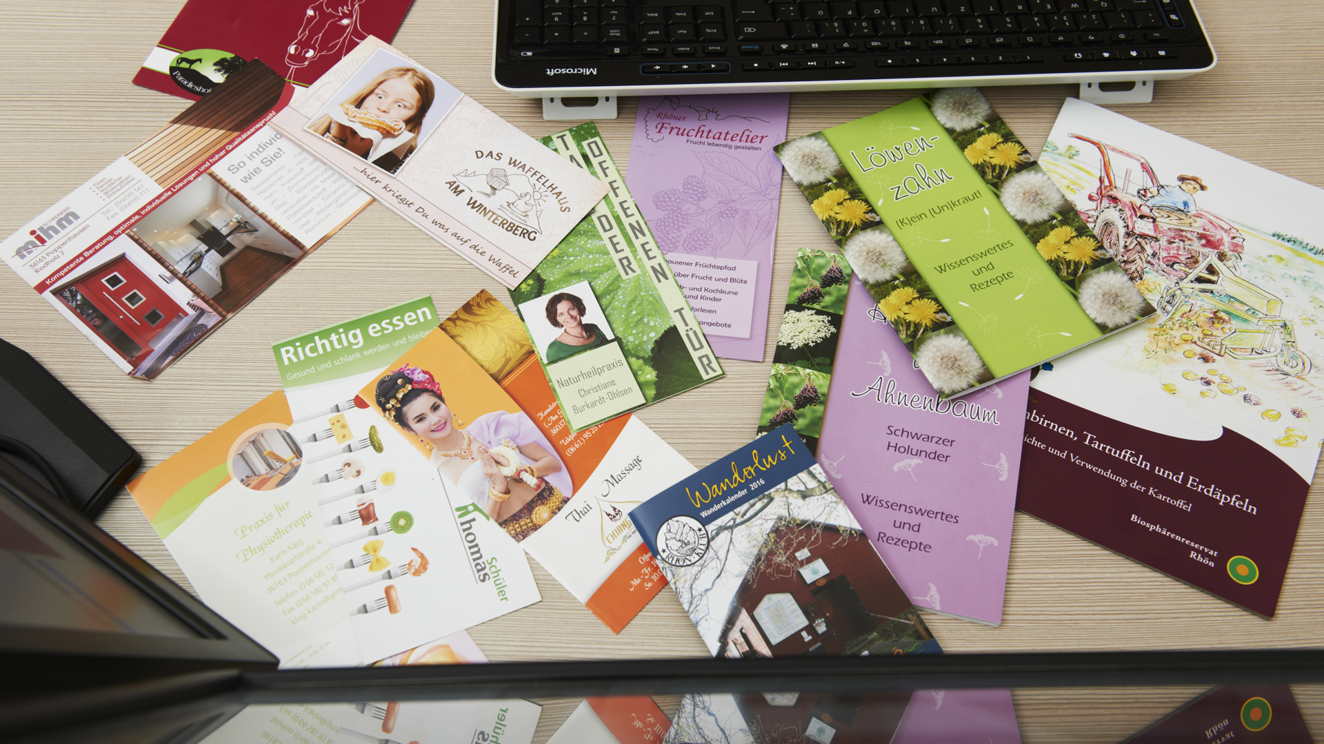 Broschueren-und-Flyer